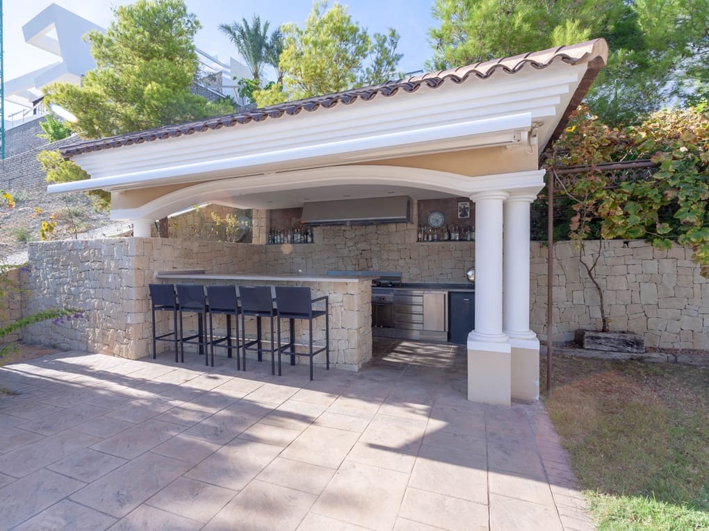 5 soveværelse Villa til salg i Benissa med swimmingpool garage - € 3.130.000 (Ref: 7513863)