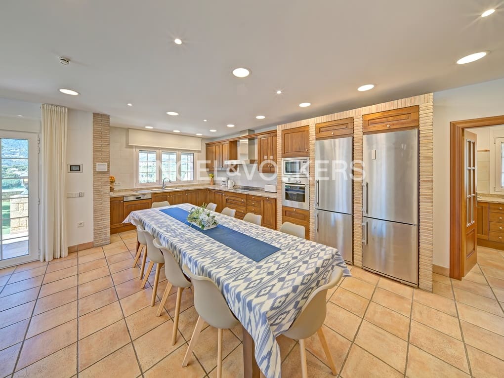 Chalet de 6 habitaciones en Calpe / Calp en venta con piscina garaje - 3.150.000 € (Ref: 7537323)