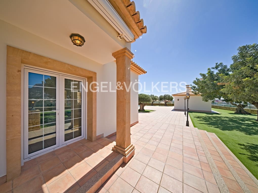 Chalet de 6 habitaciones en Calpe / Calp en venta con piscina garaje - 3.150.000 € (Ref: 7537323)