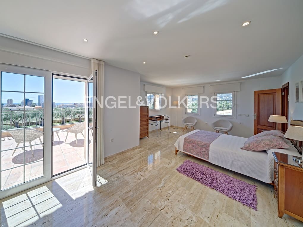 Chalet de 6 habitaciones en Calpe / Calp en venta con piscina garaje - 3.150.000 € (Ref: 7537323)