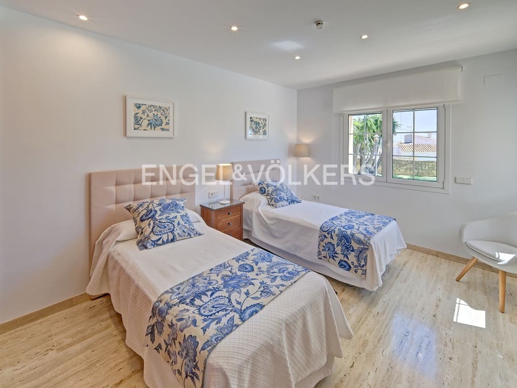 Chalet de 6 habitaciones en Calpe / Calp en venta con piscina garaje - 3.150.000 € (Ref: 7537323)