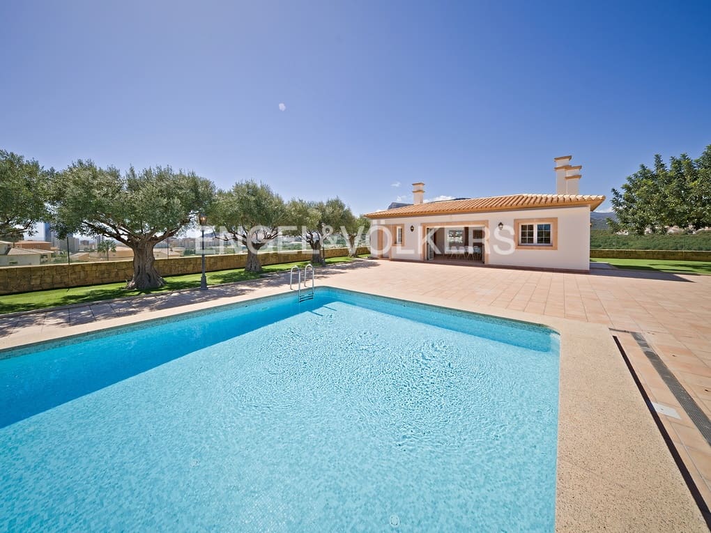 Chalet de 6 habitaciones en Calpe / Calp en venta con piscina garaje - 3.150.000 € (Ref: 7537323)