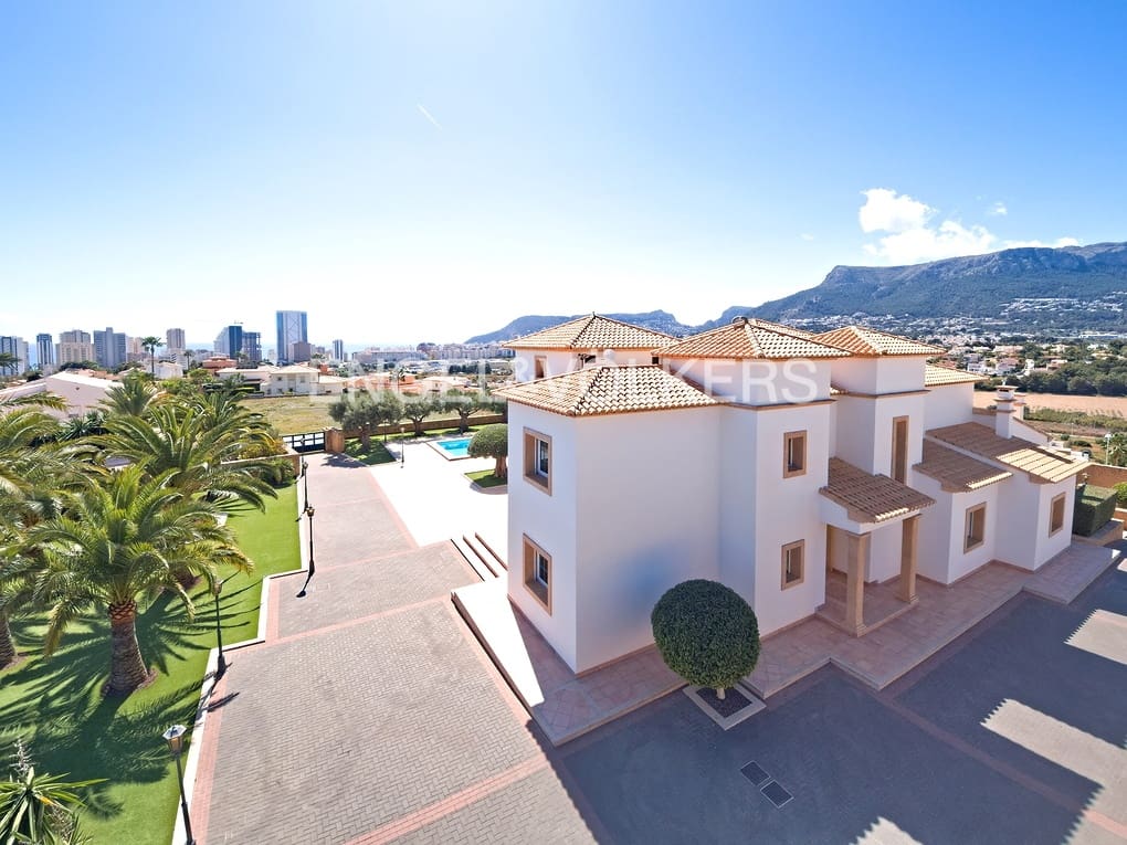 Chalet de 6 habitaciones en Calpe / Calp en venta con piscina garaje - 3.150.000 € (Ref: 7537323)