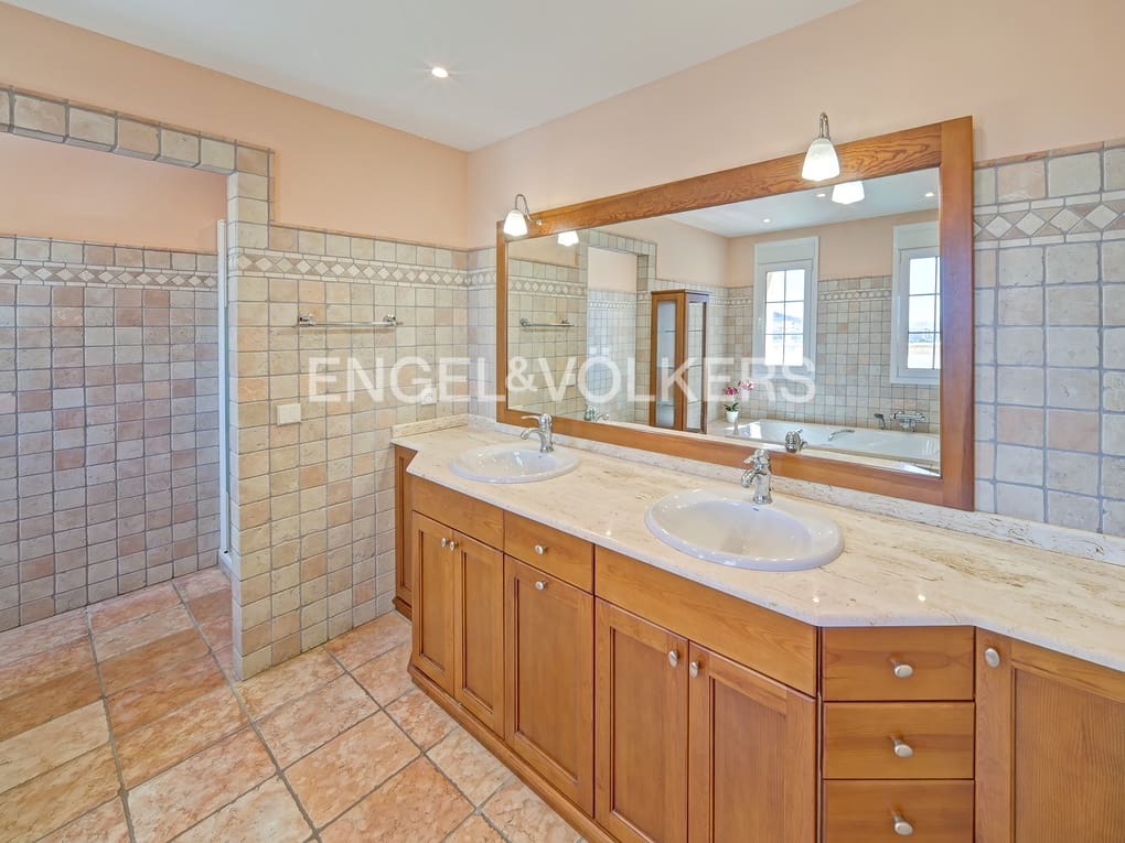 Chalet de 6 habitaciones en Calpe / Calp en venta con piscina garaje - 3.150.000 € (Ref: 7537323)