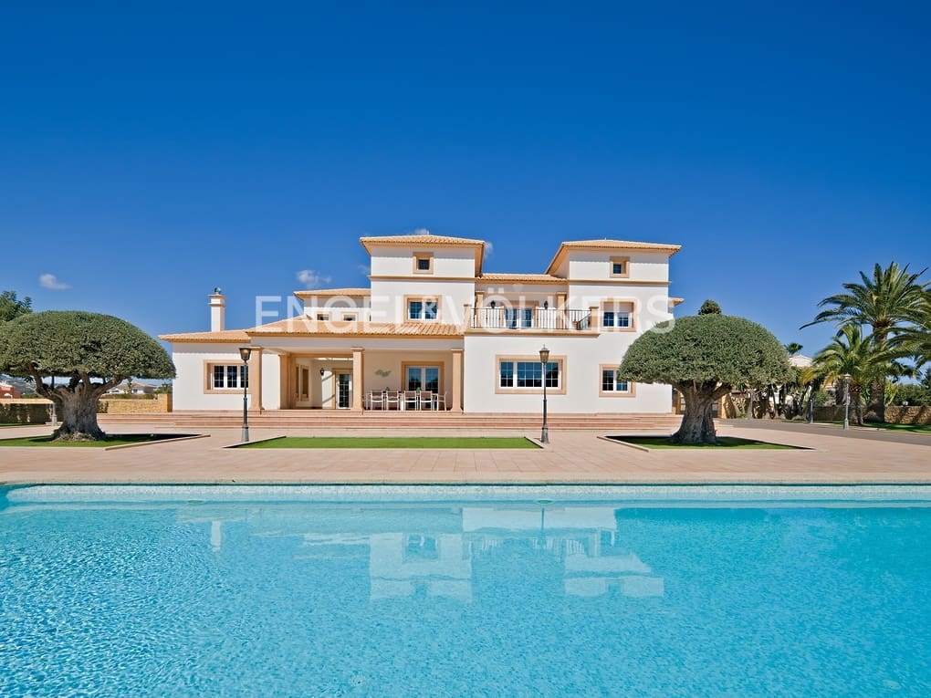 Chalet de 6 habitaciones en Calpe / Calp en venta con piscina garaje - 3.150.000 € (Ref: 7537323)