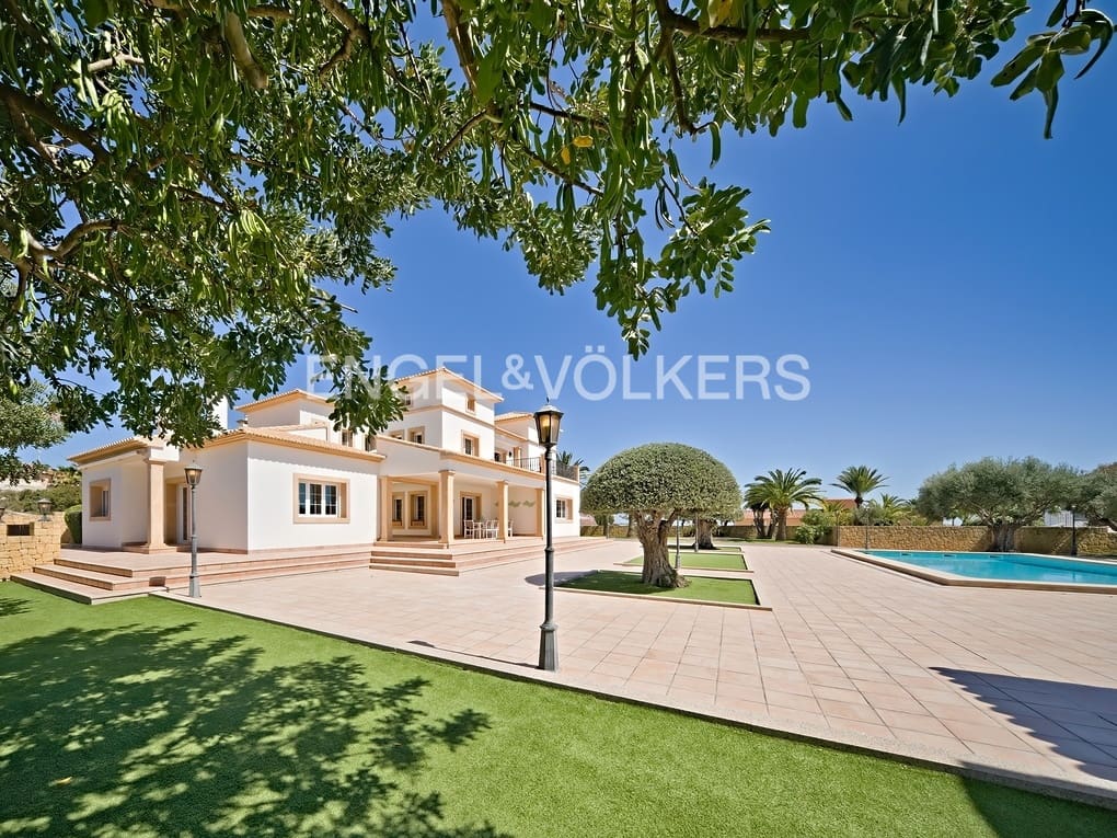 Chalet de 6 habitaciones en Calpe / Calp en venta con piscina garaje - 3.150.000 € (Ref: 7537323)