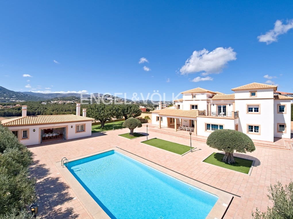 6 soveværelse Villa til salg i Calpe / Calp med swimmingpool garage - € 3.150.000 (Ref: 7537323)