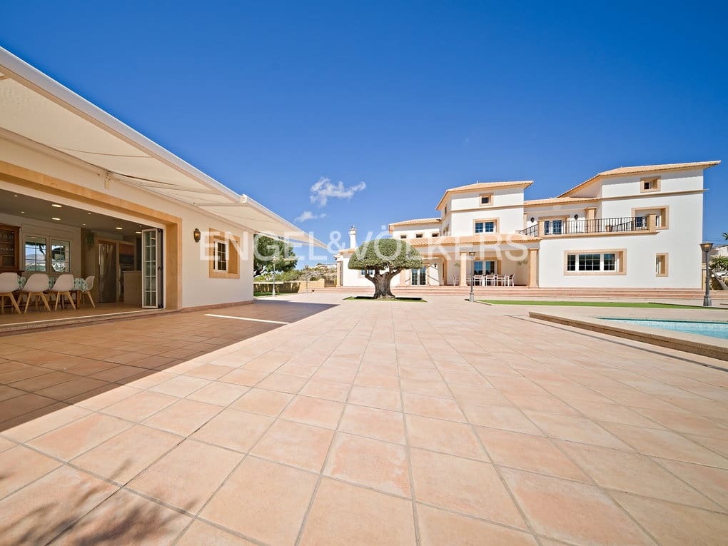 6 soveværelse Villa til salg i Calpe / Calp med swimmingpool garage - € 3.150.000 (Ref: 7537323)