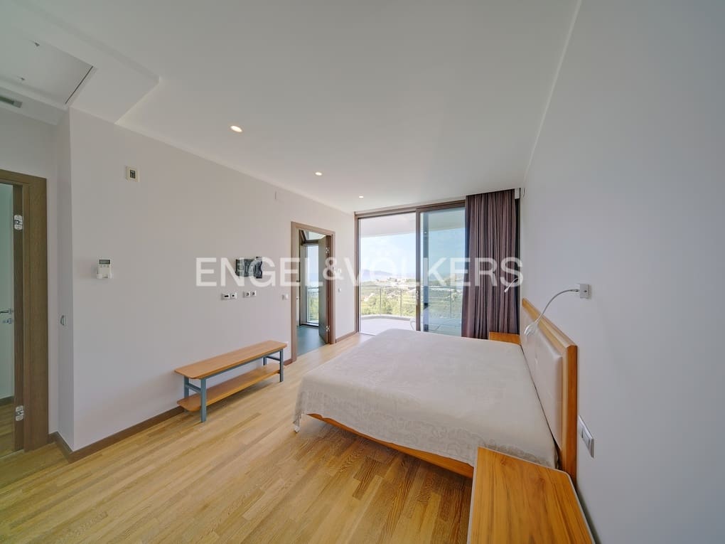 5 bedroom Villa for sale in Altea with pool garage - € 2,480,000 (Ref: 7675253)