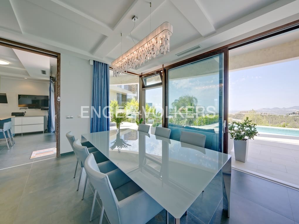 5 bedroom Villa for sale in Altea with pool garage - € 2,480,000 (Ref: 7675253)