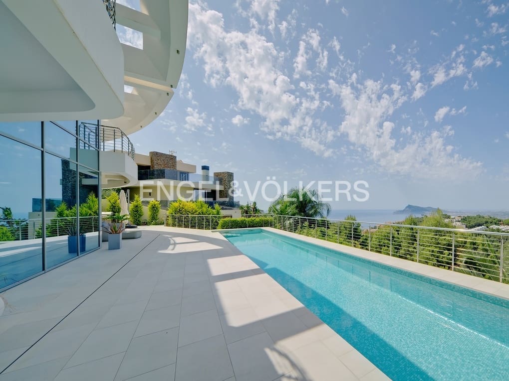 5 bedroom Villa for sale in Altea with pool garage - € 2,480,000 (Ref: 7675253)