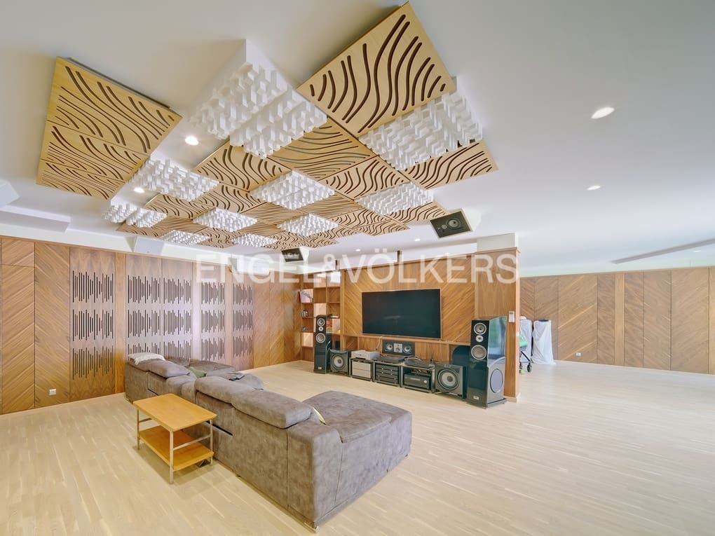 5 bedroom Villa for sale in Altea with pool garage - € 2,480,000 (Ref: 7675253)