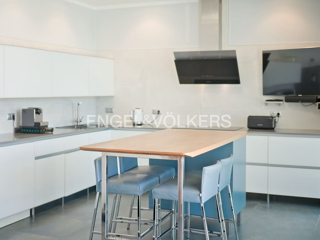 5 bedroom Villa for sale in Altea with pool garage - € 2,480,000 (Ref: 7675253)