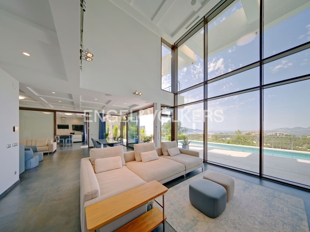 5 bedroom Villa for sale in Altea with pool garage - € 2,480,000 (Ref: 7675253)