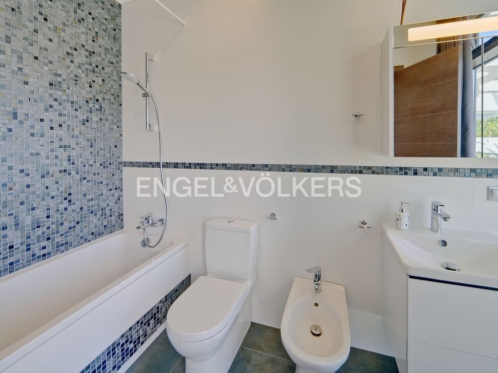 5 bedroom Villa for sale in Altea with pool garage - € 2,480,000 (Ref: 7675253)