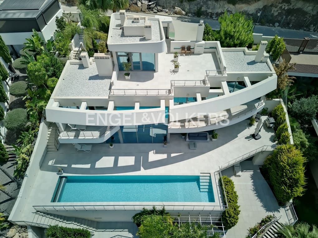 5 bedroom Villa for sale in Altea with pool garage - € 2,480,000 (Ref: 7675253)