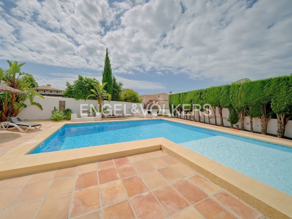 6 soveværelse Villa til salg i Calpe / Calp med swimmingpool garage - € 950.000 (Ref: 7678345)