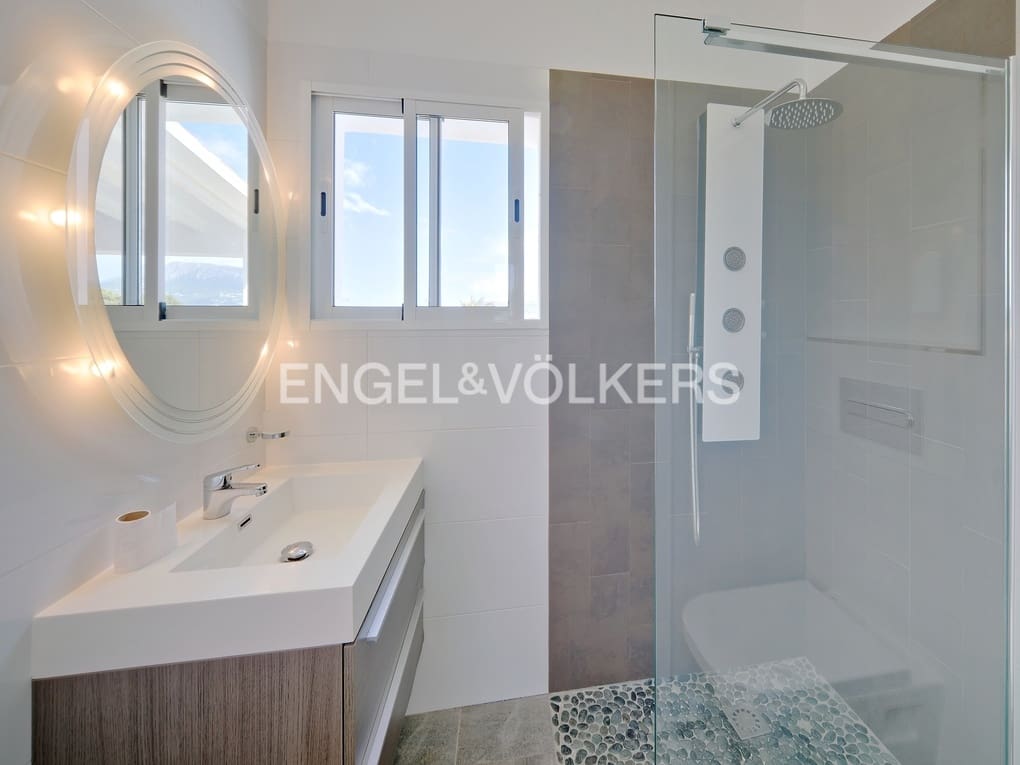 6 soveværelse Villa til salg i Calpe / Calp med swimmingpool garage - € 950.000 (Ref: 7678345)