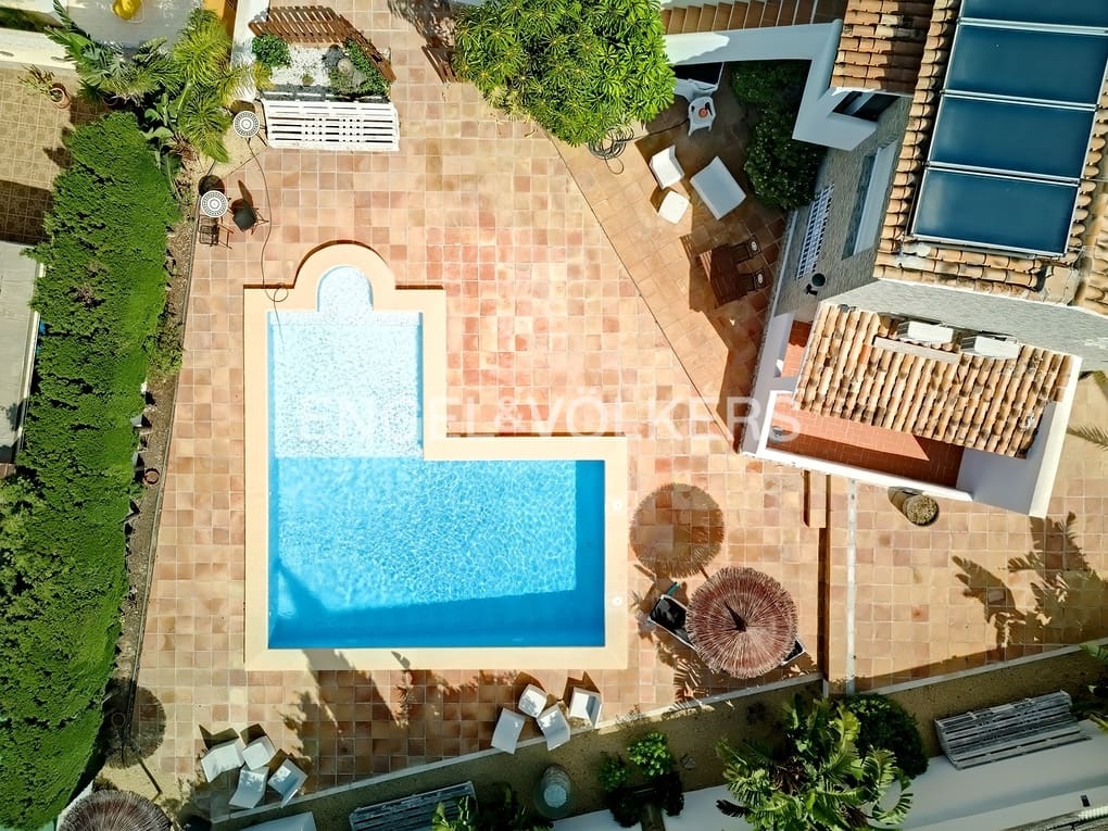 6 soveværelse Villa til salg i Calpe / Calp med swimmingpool garage - € 950.000 (Ref: 7678345)