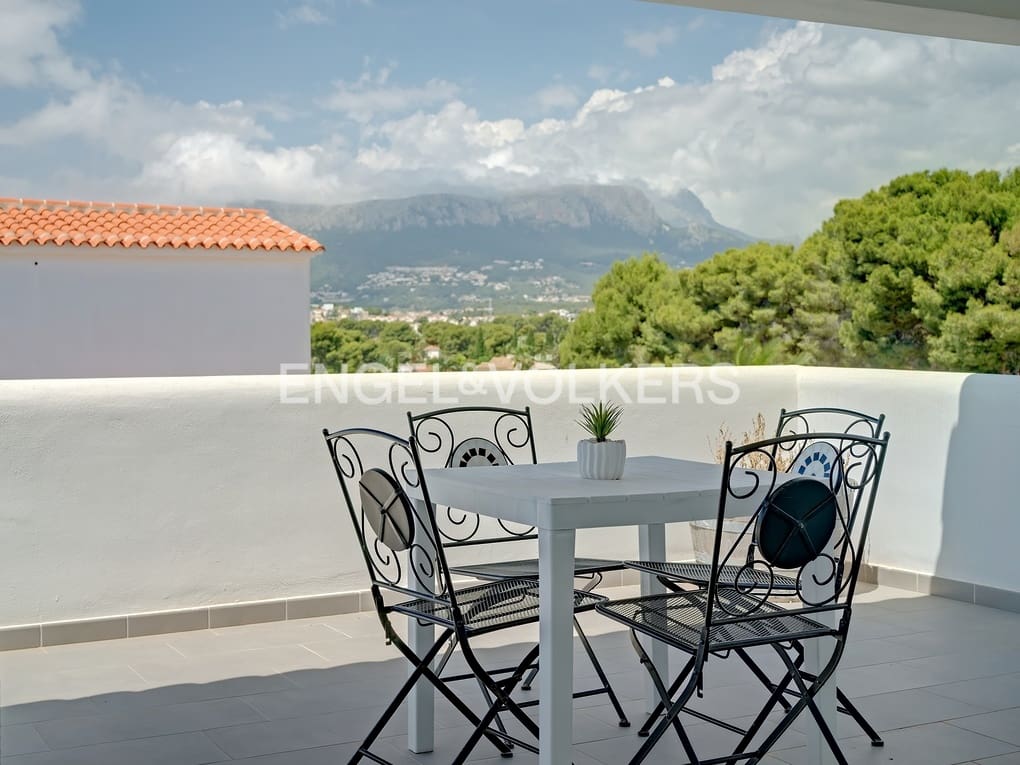 6 soveværelse Villa til salg i Calpe / Calp med swimmingpool garage - € 950.000 (Ref: 7678345)