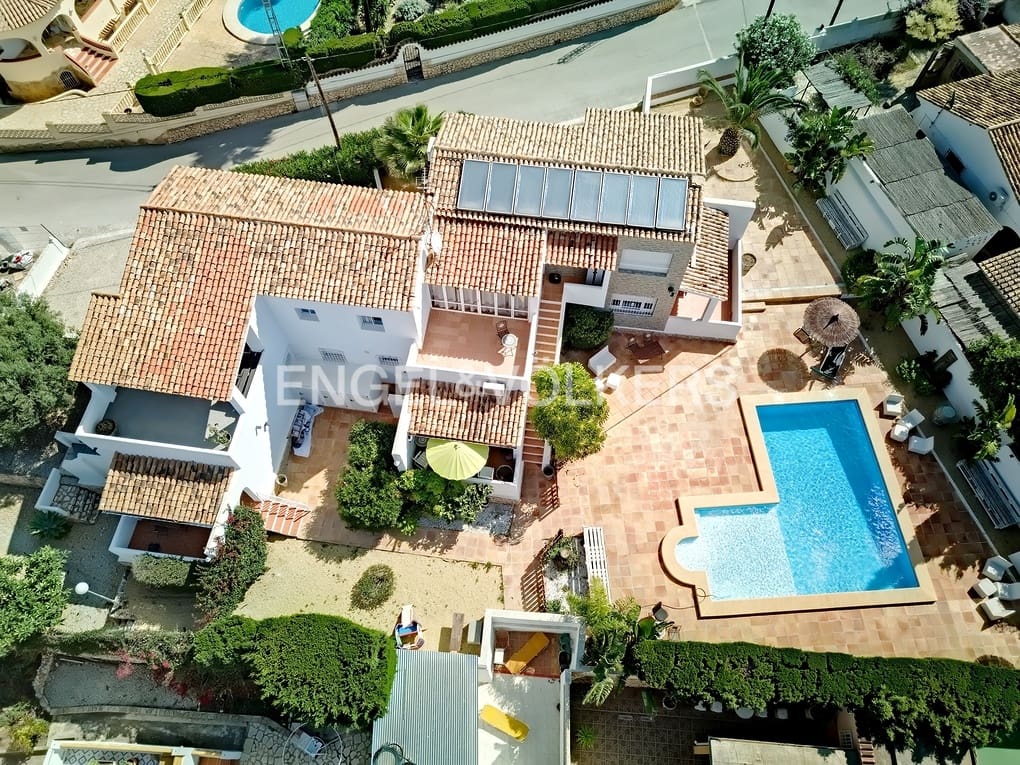 6 soveværelse Villa til salg i Calpe / Calp med swimmingpool garage - € 950.000 (Ref: 7678345)