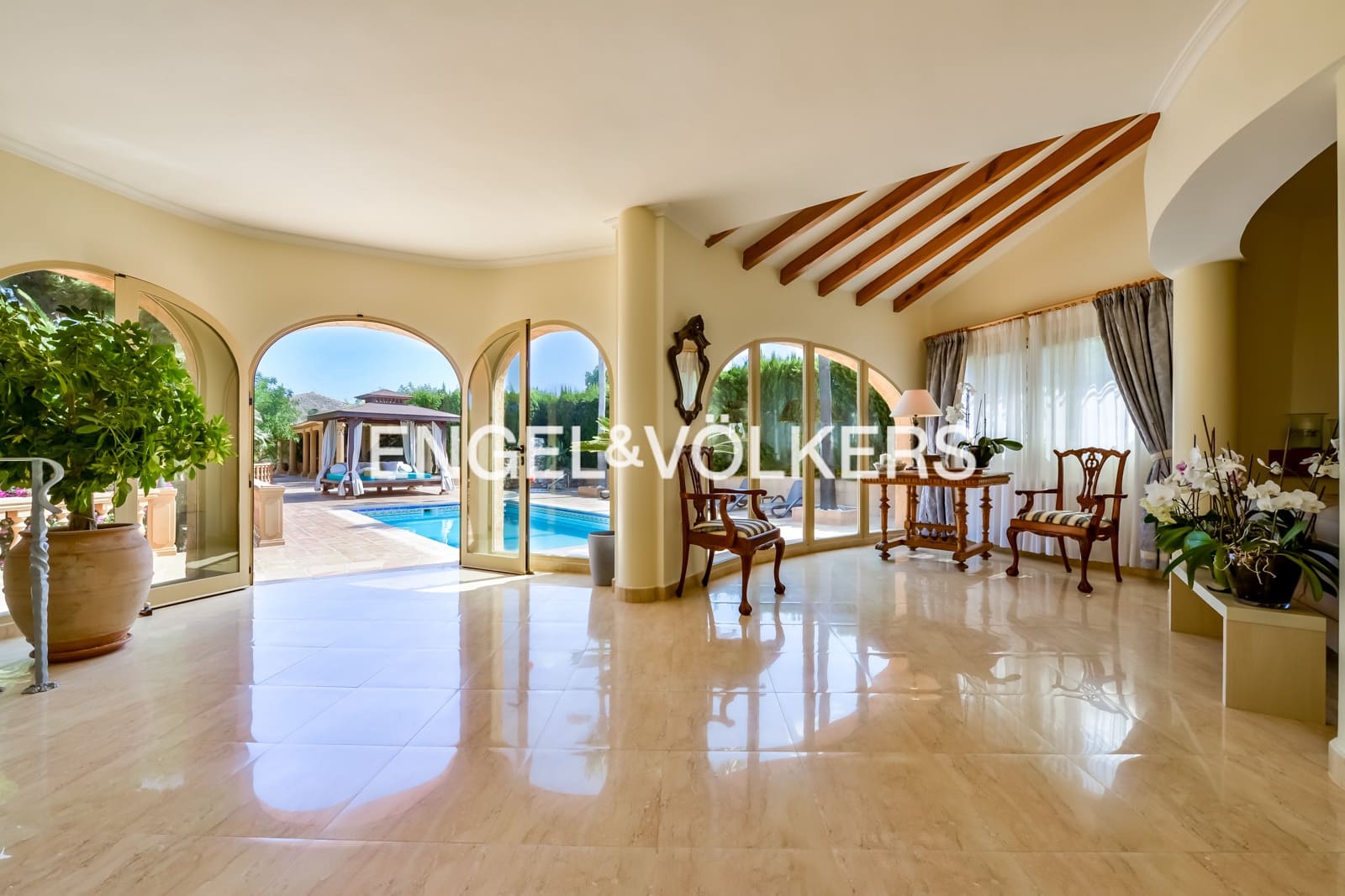 7 quarto Moradia para venda em Calpe / Calp com piscina garagem - 1 700 000 € (Ref: 7704573)