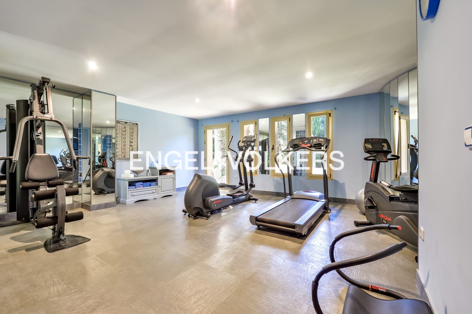 7 quarto Moradia para venda em Calpe / Calp com piscina garagem - 1 700 000 € (Ref: 7704573)