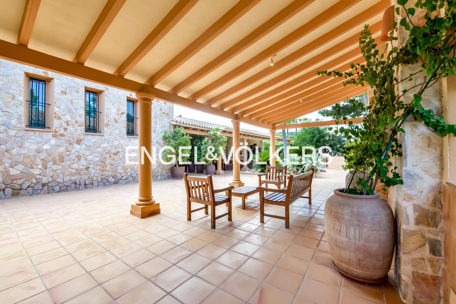 7 soveværelse Villa til salg i Calpe / Calp med swimmingpool garage - € 1.490.000 (Ref: 7704573)