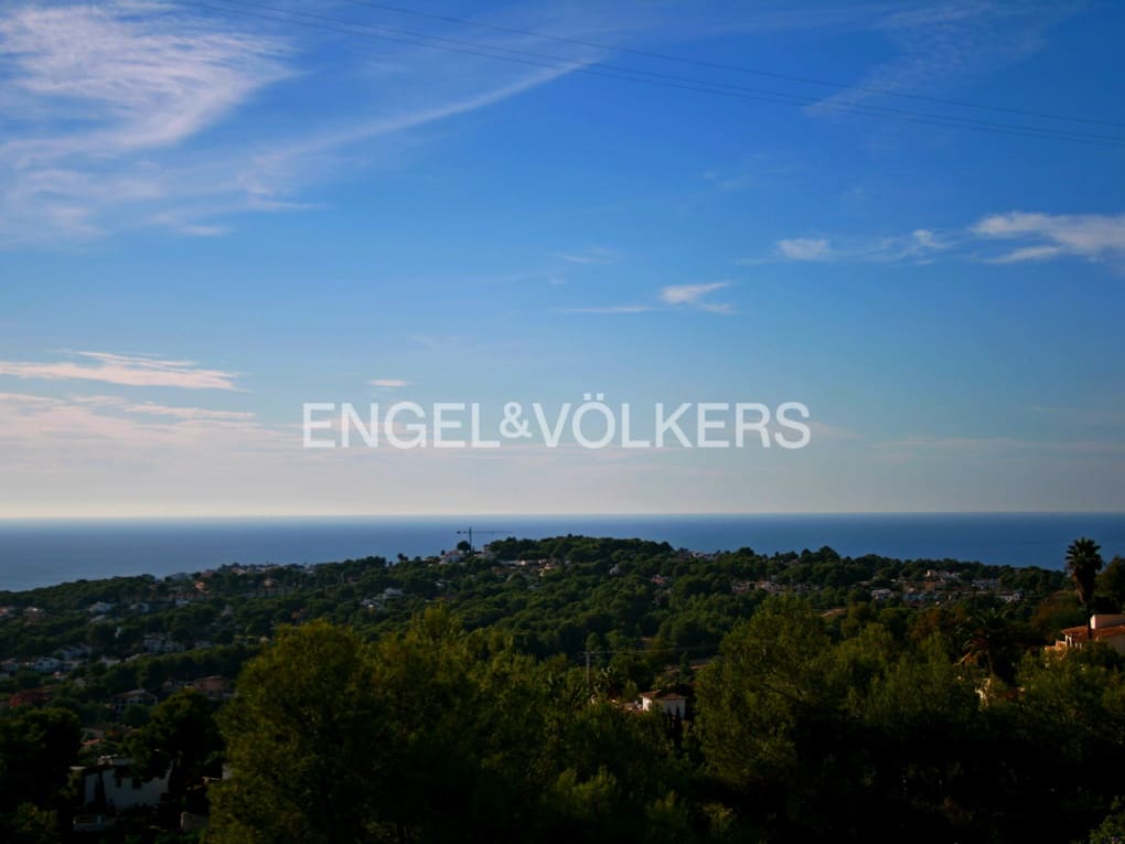 Grunde uden byggetilladelser til salg i Moraira - € 500.000 (Ref: 7713573)