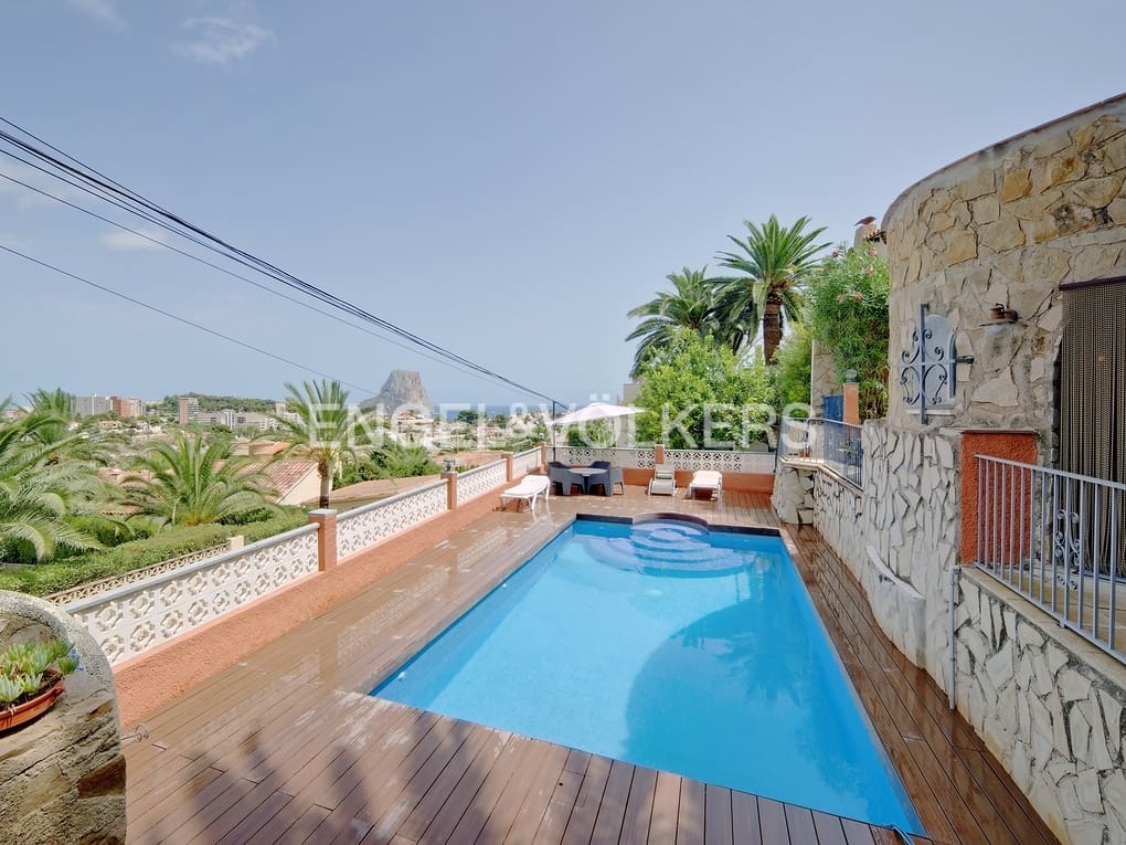 6 Zimmer Villa zu verkaufen in Calpe / Calp mit Pool Garage - 845.000 € (Ref: 7748394)