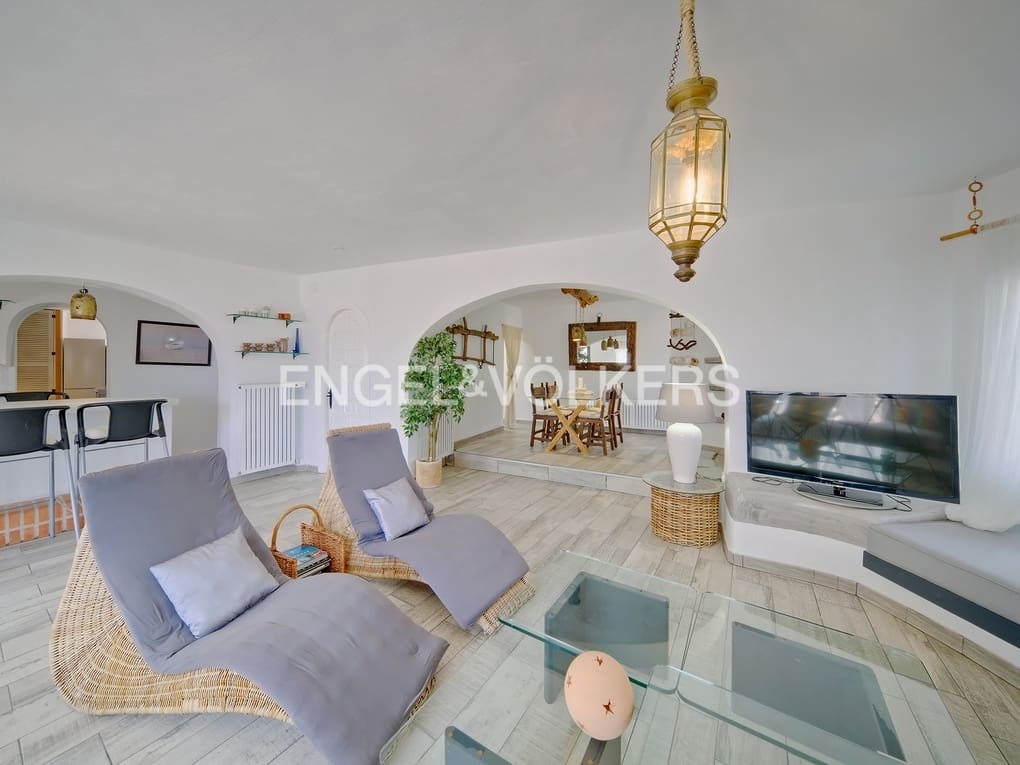 6 Zimmer Villa zu verkaufen in Calpe / Calp mit Pool Garage - 845.000 € (Ref: 7748394)