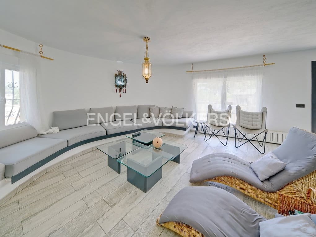 6 bedroom Villa for sale in Calpe / Calp with pool garage - € 845,000 (Ref: 7748394)