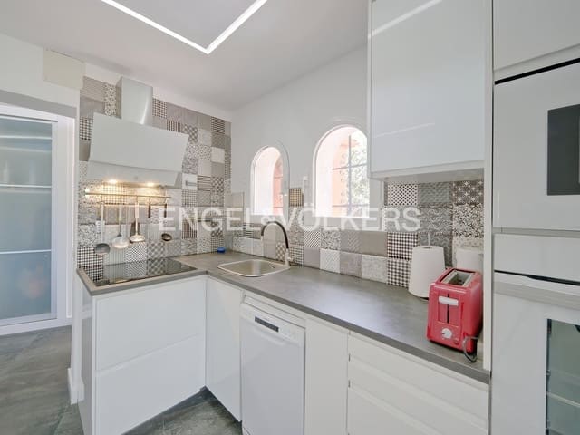 6 bedroom Villa for sale in Pueblo, Calpe / Calp with pool garage - € 845,000 (Ref: 7748394)