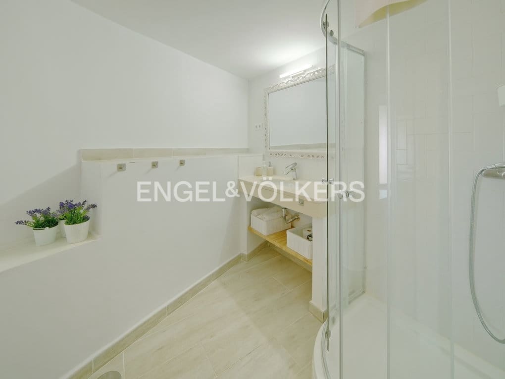 6 bedroom Villa for sale in Calpe / Calp with pool garage - € 845,000 (Ref: 7748394)