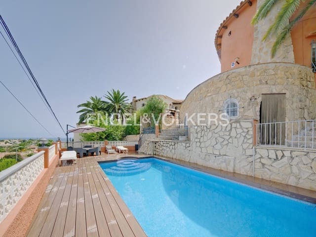 6 bedroom Villa for sale in Pueblo, Calpe / Calp with pool garage - € 845,000 (Ref: 7748394)