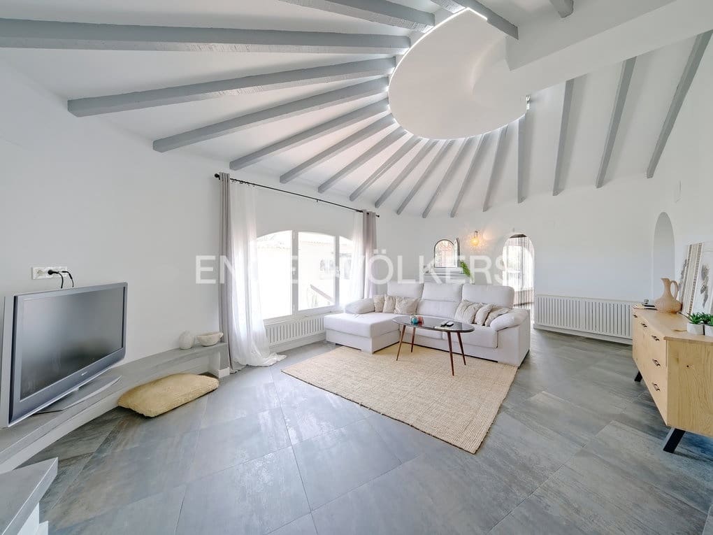 6 bedroom Villa for sale in Calpe / Calp with pool garage - € 845,000 (Ref: 7748394)
