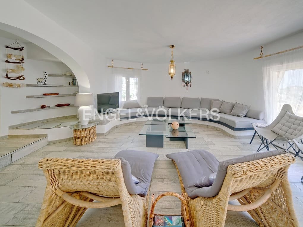6 bedroom Villa for sale in Calpe / Calp with pool garage - € 845,000 (Ref: 7748394)