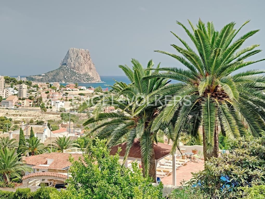 6 bedroom Villa for sale in Calpe / Calp with pool garage - € 845,000 (Ref: 7748394)
