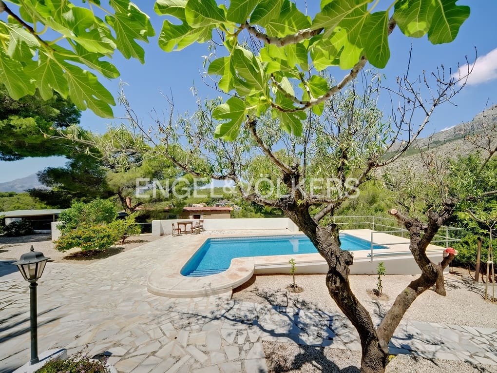 6 soverom Villa til salgs i Altea la Vella med svømmebasseng garasje - € 740 000 (Ref: 7775984)