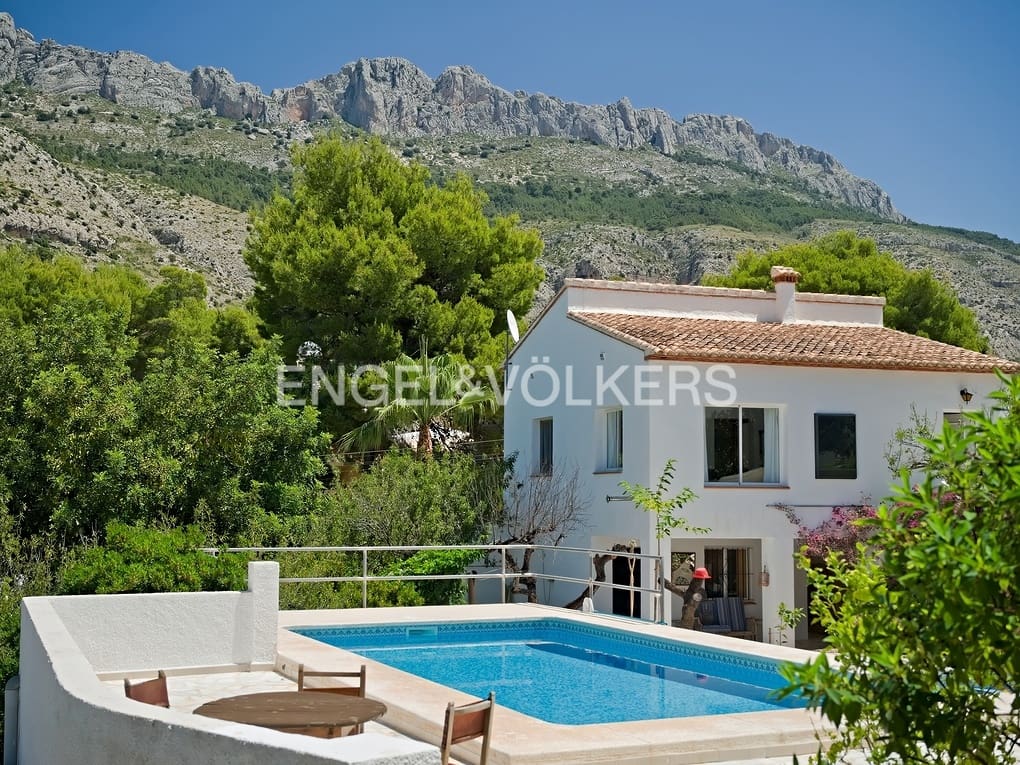 6 soverom Villa til salgs i Altea la Vella med svømmebasseng garasje - € 740 000 (Ref: 7775984)