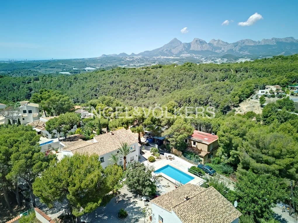 6 soverom Villa til salgs i Altea la Vella med svømmebasseng garasje - € 740 000 (Ref: 7775984)
