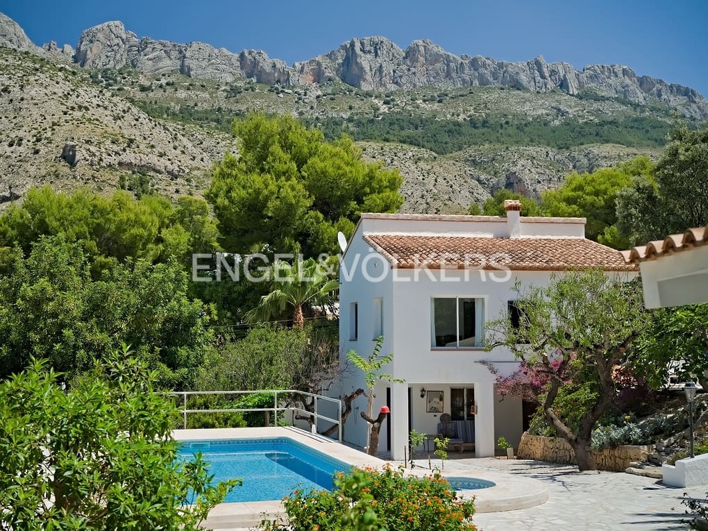 6 soverom Villa til salgs i Altea la Vella med svømmebasseng garasje - € 740 000 (Ref: 7775984)