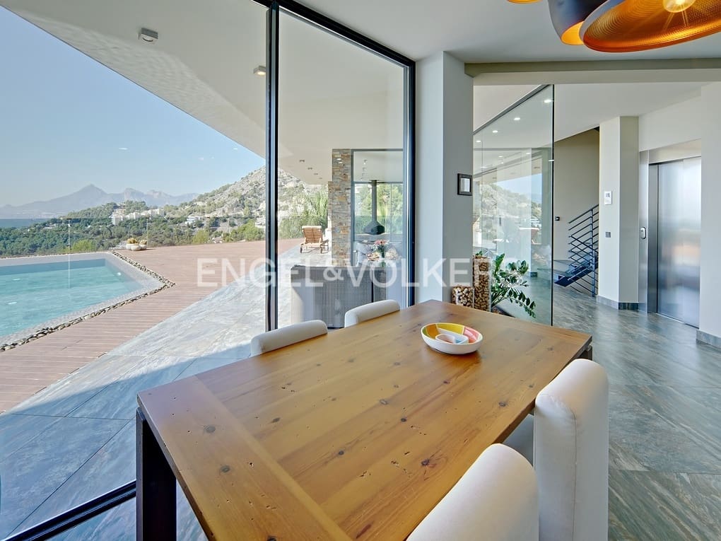 3 bedroom Villa for sale in Altea with pool garage - € 2,650,000 (Ref: 7852090)