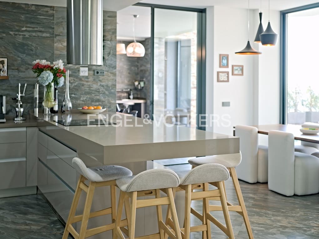 3 bedroom Villa for sale in Altea with pool garage - € 2,650,000 (Ref: 7852090)