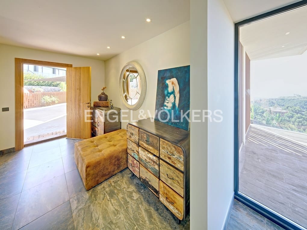 3 bedroom Villa for sale in Altea with pool garage - € 2,650,000 (Ref: 7852090)