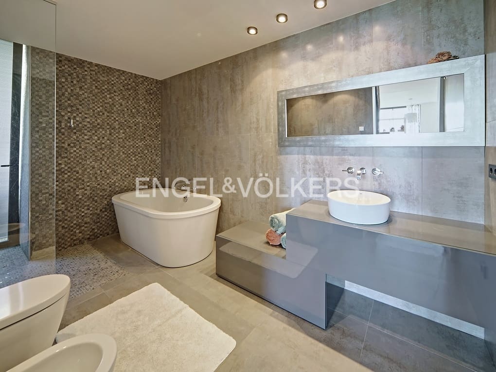 3 bedroom Villa for sale in Altea with pool garage - € 2,650,000 (Ref: 7852090)