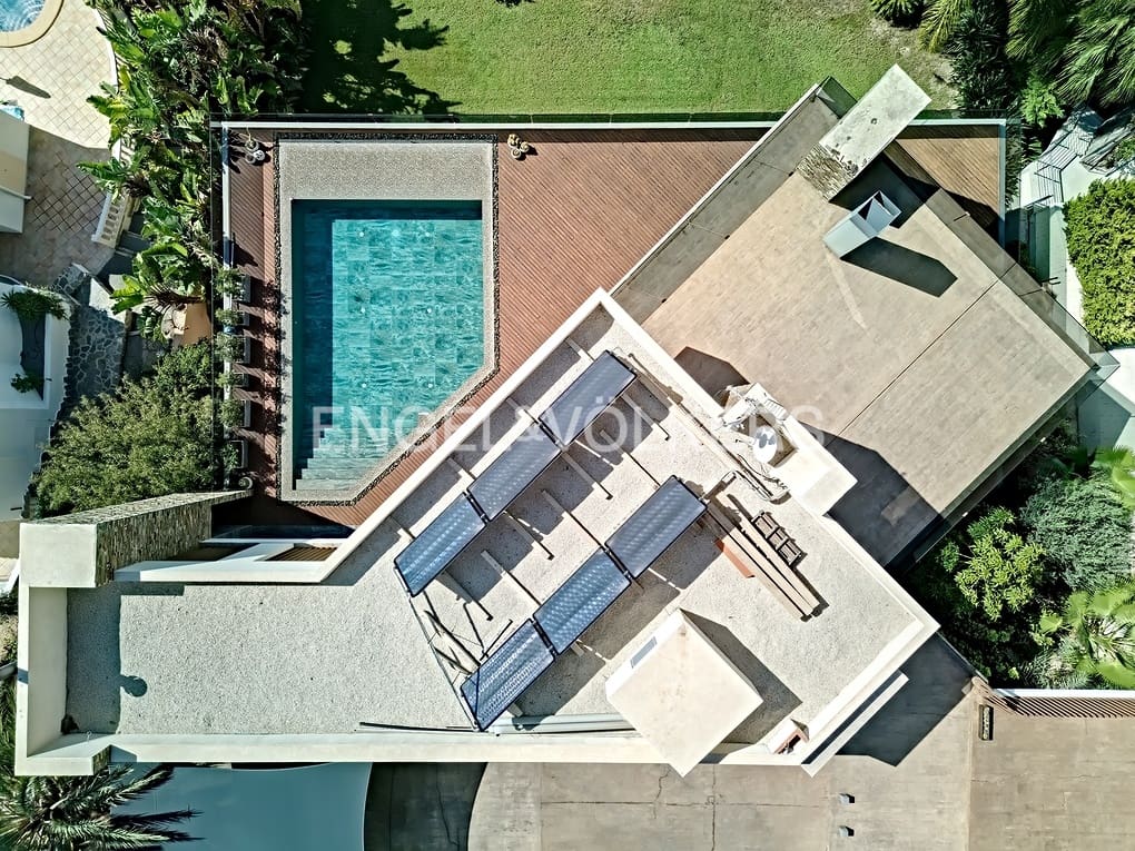 3 bedroom Villa for sale in Altea with pool garage - € 2,650,000 (Ref: 7852090)