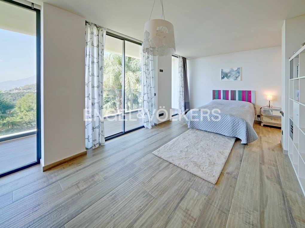 3 bedroom Villa for sale in Altea with pool garage - € 2,650,000 (Ref: 7852090)