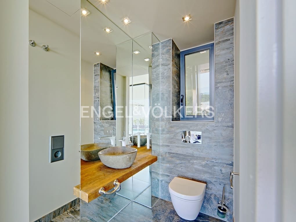 3 bedroom Villa for sale in Altea with pool garage - € 2,650,000 (Ref: 7852090)