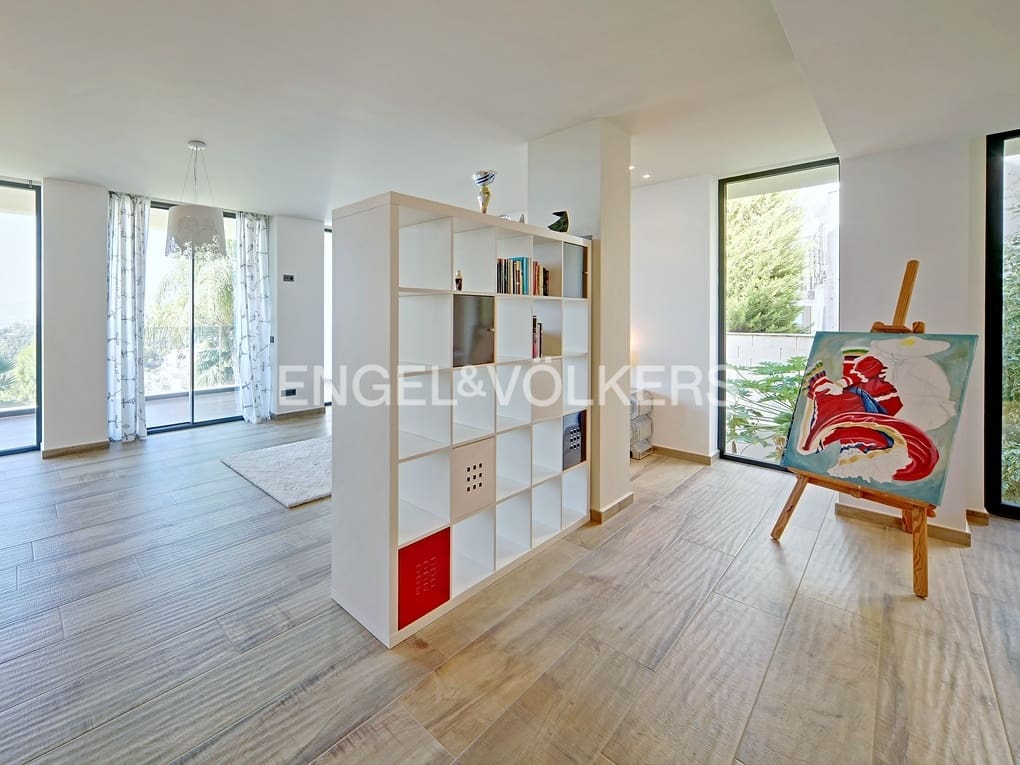 3 bedroom Villa for sale in Altea with pool garage - € 2,650,000 (Ref: 7852090)